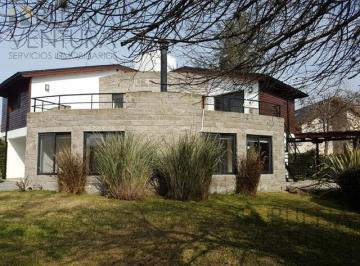 Casa · 262m² · 3 Dormitorios · 2 Cocheras · Casa en Venta Fincas de Iraola