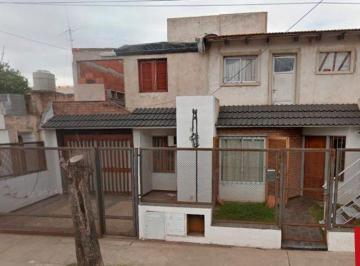 Casa en Venta Poeta Lugones · Poeta Lugones (Raul Casariego 4122) - Venta Casa 3 Dorm. con Depto de 1 D