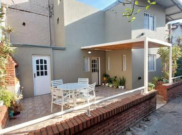 PH · 75m² · 3 Ambientes · Casa Interna, 2 Dorm., Patio, Lavadero. Amplio Living. Impecable.