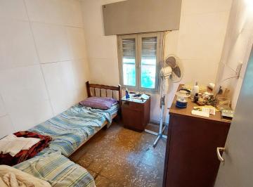 PH · 63m² · 4 Ambientes · Venta Casa (Ph) a Reciclar 2 Dorm. en Crespo 1900