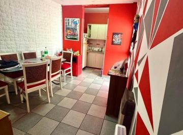 Casa · 38m² · 3 Ambientes · Mitre 4700, Propiedad de Pasillo, Dos Dorm..
