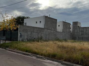 Terreno · 645m² · Barrio Champagnat - Carrillo Frente Barrio Dalvian
