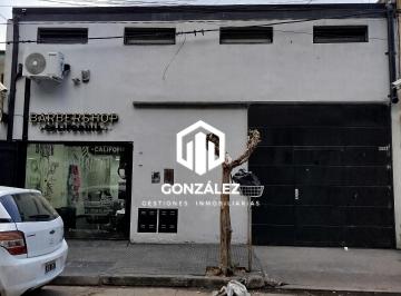 Casa de 3 ambientes, Córdoba · Casa con Local y Gran Cochera con Depósito.
