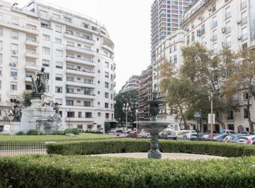 Departamento · 380m² · 6 Ambientes · 2 Cocheras · Impactante Departamento con Vista Unica en Esquina en El Corazón de Recoleta