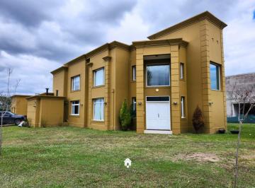 Casa · 360m² · 4 Dormitorios · Casa en Zona Sur