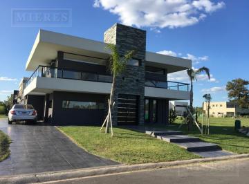 Casa · 250m² · 4 Ambientes · 1 Cochera · Casa en Alquiler en Lagoon Pilar