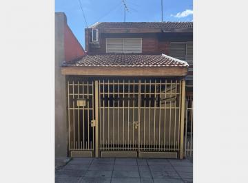 Casa · 80m² · 3 Ambientes · 1 Cochera · Duplex en Venta en Villa Luzuriaga