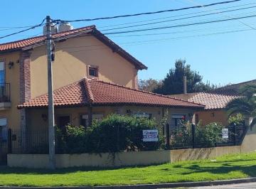 Casa de 4 ambientes, Miramar · Dúplex en Zona VI