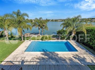 Casa · 522m² · 8 Ambientes · 2 Cocheras · Casa en Venta en Barrio Santa Bárbara, con 1500 m² Terreno con Costa a La Laguna
