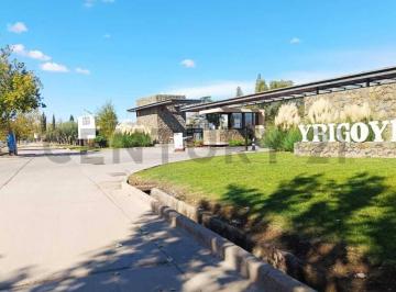 Casa · 130m² · 4 Ambientes · 2 Cocheras · Century 21 López Vende Casa a Estrenar en Barrio Privado en Maipú