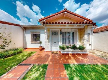 Casa · 120m² · 4 Ambientes · Chalet en Venta: Sobre Calle Patallo, Ciudad Jardin