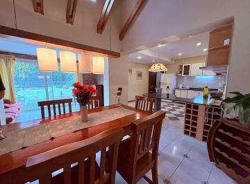 Casa · 289m² · 8 Ambientes · 2 Cocheras · Venta Casa 4 Dorm Barrio Golf La Cumbre