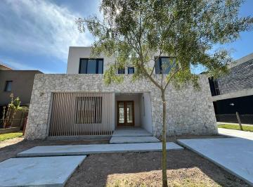 Casa · 276m² · 7 Ambientes · Casa en Venta en Laguna Grande, Villanueva, Tigre