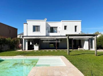 LHP-LHP-2919_2 · Casa en Venta con Pileta - Lote Perimetral - San Rafael