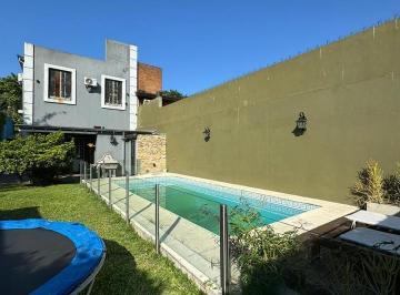 Casa · 155m² · 4 Ambientes · 1 Cochera · Casa 4 Ambientes con Cochera en Venta - Temperley Este