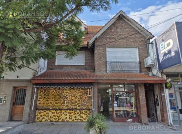 Casa · 318m² · 6 Ambientes · Casa Tipo Chalet con Dos Locales Comerciales en Boulogne