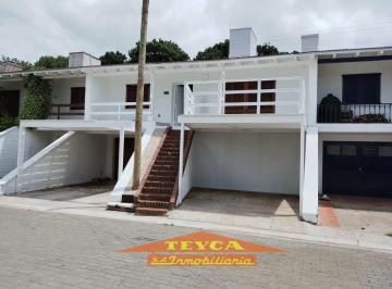 Casa · 150m² · 4 Ambientes · 2 Cocheras · Departamento - Centro Playa