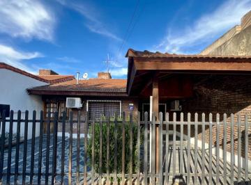 Casa · 120m² · 4 Ambientes · 1 Cochera · Casa 3 Ambientes en Venta en Ituzaingo