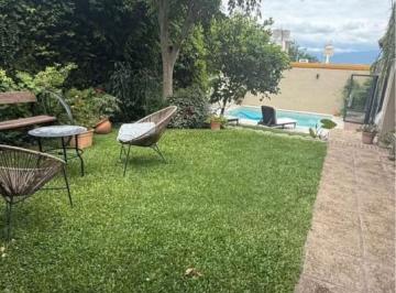 Casa · 240m² · 6 Ambientes · 2 Cocheras · Alquiler Amoblada Tres Cerritos