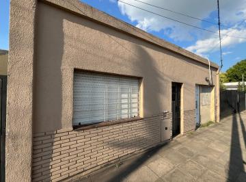 Casa · 110m² · 4 Ambientes · Casa - 3 Dorm. - Merlo