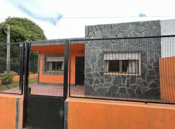 Casa · 80m² · 3 Ambientes · 1 Cochera · Casa - 3 Ambientes - Quequén, Necochea
