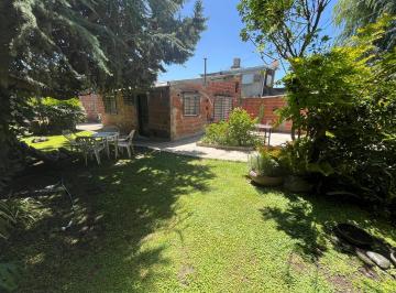 Casa · 98m² · 3 Ambientes · 3 Cocheras · Casa - 2 Dorm. - Merlo