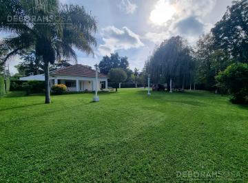 Quinta vacacional · 100m² · 3 Ambientes · 2 Cocheras · Venta Casa con Hermoso Parque y Piscina, en La Reja, Moreno!