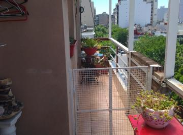 Departamento de 4 ambientes, Boedo · Alquiler Temporario Piso 4 Amb Frente con Balcón 85 m² Castro Barros 1600 Caba