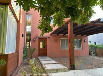 Casa · 195m² · 5 Ambientes · 2 Cocheras · Venta Casa 2 Plantas, 5 Ambientes, Piscina, Barrio Náutico El Cazal, Escabar.