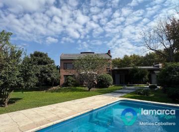 Casa · 550m² · 9 Ambientes · 2 Cocheras · 4 Dorm. 2 Suites Una en Planta Baja en Las Delicias