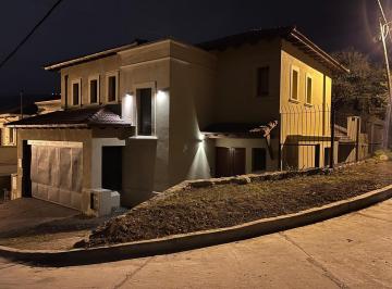 Casa · 200m² · 4 Ambientes · 2 Cocheras · Excelente Casa Venta 3 Dorm Garage Doble Tres Cerritos