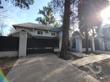 Casa · 300m² · 6 Ambientes · 6 Cocheras · Casa en Venta 6 Ambientes Villa Udaondo Ituzaingó