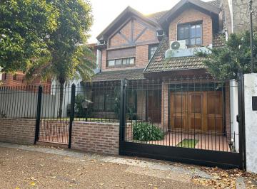 Casa · 340m² · 7 Ambientes · 2 Cocheras · Martinez, Venta, Casa 4 Dorm. con Pileta, Mb Estado