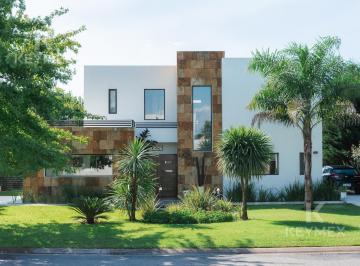 Casa · 232m² · 6 Ambientes · 4 Cocheras · Casa en Venta Haras Santa Maria - El Atardecer - Fondo Libre