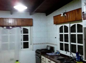 Casa · 1m² · 4 Ambientes · Casa de 2 Dorm. Planta Alta - Barrio Sarmiento