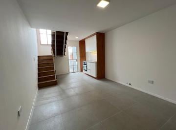 Imagen 1 - Dúplex reciclado de 1 dormitorio con patio y parrillero. Moderno y luminoso. - · Dúplex Reciclado de 1 Dormitorio con Patio y Parrillero. Moderno y Luminoso.