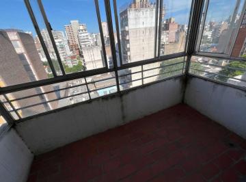 Imagen 1 - Amplio semipiso de 1 dormitorio con balcón terraza en barrio Martín, excelente estado. - · Amplio Semipiso de 1 Dormitorio con Balcón Terraza en Barrio Martín, Excelente Estado.