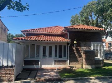 Casa · 170m² · 5 Ambientes · 1 Cochera · Venta Casa La Lucila 5 Ambientes