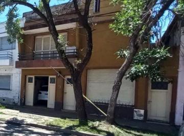 Casa · 161m² · 5 Ambientes · Gran Casa a un Paso de La Av 7 de Marzo