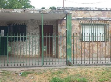 Casa · 124m² · 4 Ambientes · Casa en Venta a Reciclar en Vgg