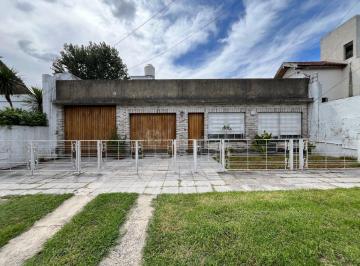 Casa · 140m² · 4 Ambientes · 2 Cocheras · Casa Venta 2 Dorm. Más Posibilidad de Depto