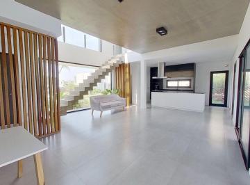 Casa · 252m² · 4 Ambientes · 1 Cochera · Casa en Venta Barrio Villalobos, Hudson