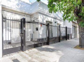 Casa · 212m² · 5 Ambientes · 1 Cochera · Venta Casa 5 Ambientes con Cochera Versalles