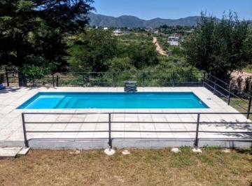 Casa · 96m² · 2 Dormitorios · 2 Cocheras · Rebajado! Se Vende Complejo de 2 Cabañas Amobladas C/pileta, B° Mirador del Lago, Bialet Masse - Cor