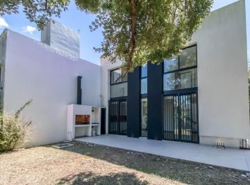 Casa · 96m² · 3 Ambientes · 1 Cochera · Dúplex en Venta City Bell 2 Dorm. Parque