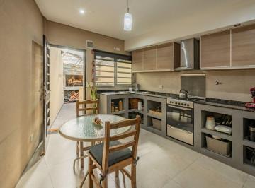 PH · 93m² · 3 Ambientes · 1 Cochera · Venta PH 3 Amb C/ Cochera - Patio Interno Avellaneda