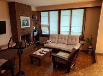 Casa · 154m² · 5 Ambientes · Casa en Venta - 3 Dorm. 2 Baños - 233 m² - Mar del Plata