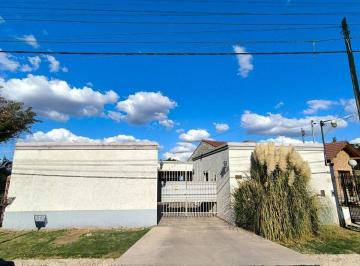 Casa · 180m² · 4 Ambientes · 3 Cocheras · Venta Casa Los Corralitos Guaymallén Mendoza