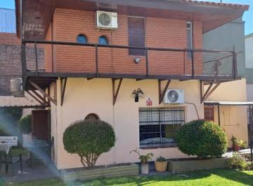 Casa de 5 ambientes, Avellaneda · Chalet