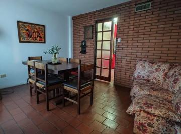 Casa · 200m² · 4 Ambientes · 1 Cochera · Casa de 4 Ambientes con Dependencia!